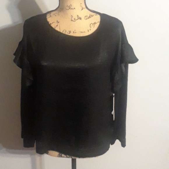 Vince Camuto Tops - Bundle and Save Vince Camuto Ruffle Top